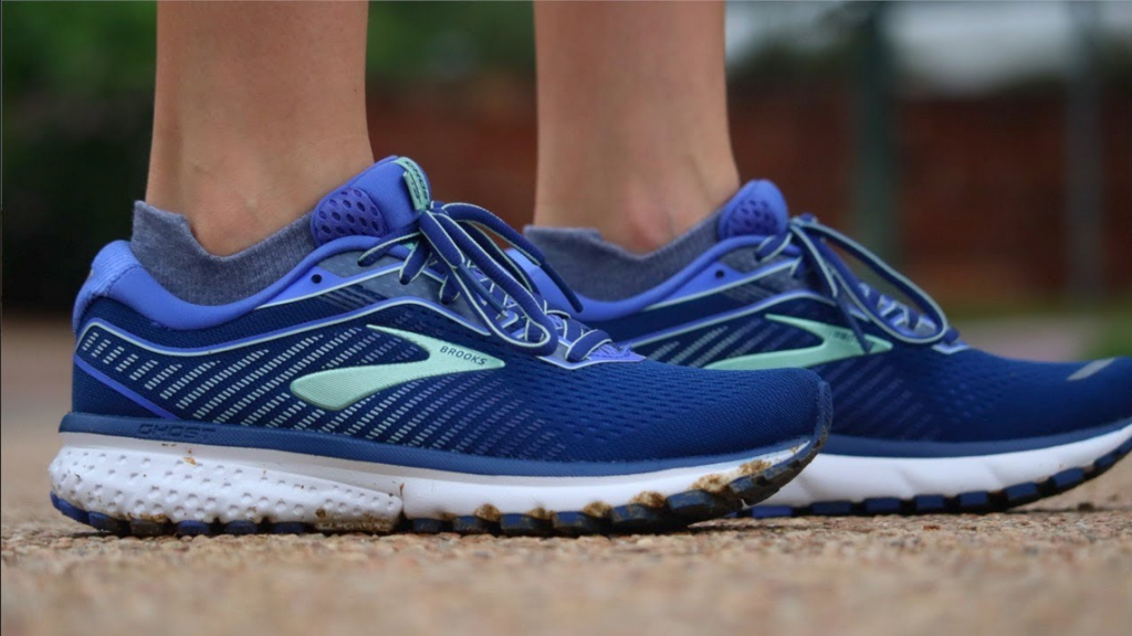 10 Best Shoes for Nurses with Plantar Fasciitis 7 Brooks Men’s Ghost 12 Running Shoe
