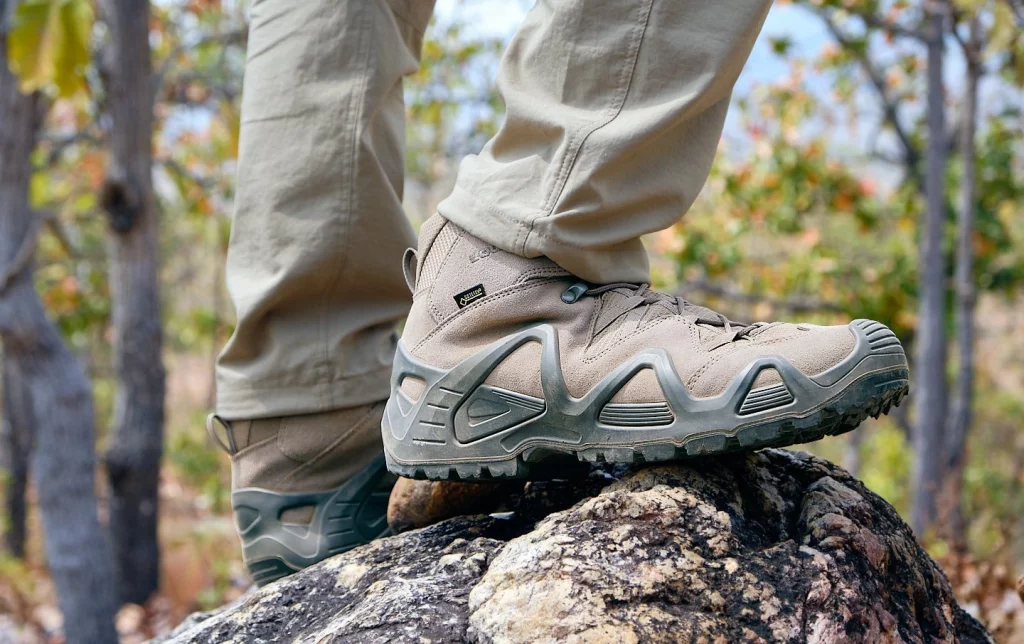 Lowa Men’s Zephyr GTX Mid-Hiking Boot