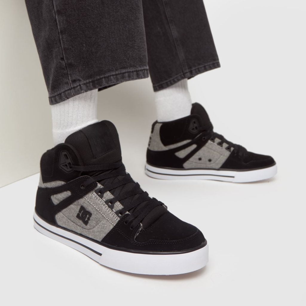 DC Shoes color black and grey High-top Wc Shoe 