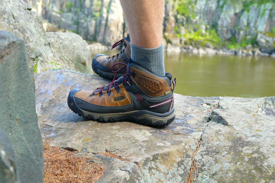 KEEN Men’s Targhee III Mid-Height Waterproof Hiking Boot