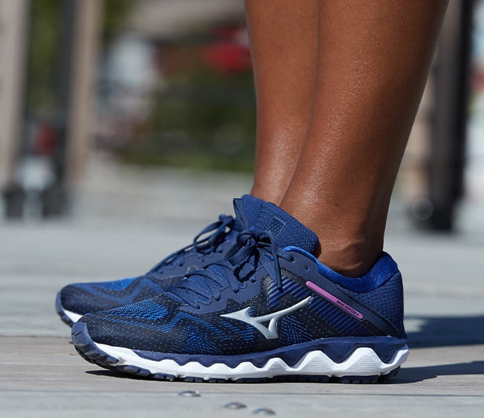 Mizuno Wave Horizon 4