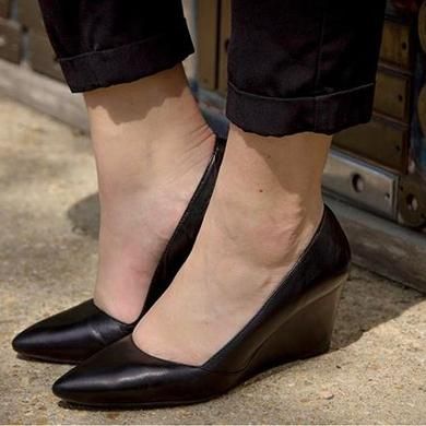 comfortable heels for wide feet- Franco Sarto Frankie Pump
